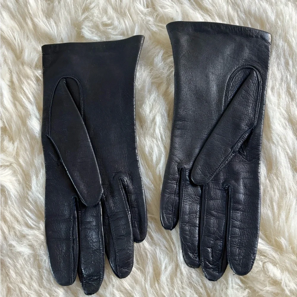 Vintage Classique Leather Made in Italy 100% Silk Lined Gloves, Women's